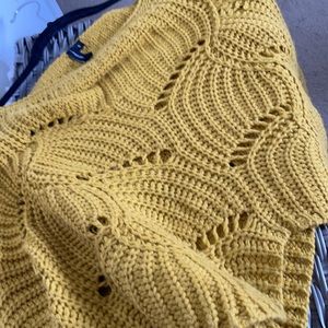 COPY Golden  Yellow accordion sweater with 3:4 sleeves.  Loose and flows nice…